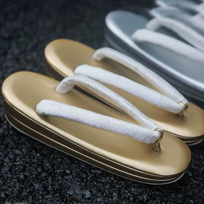 Geta Wooden Sandal - صنادل جيتا اليابانية النسائية - منصة