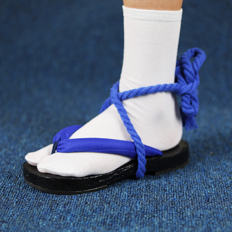 صنادل جيتا ذات الأشرطة الزرقاء - مراجعة Geta Wooden Sandal وسعره