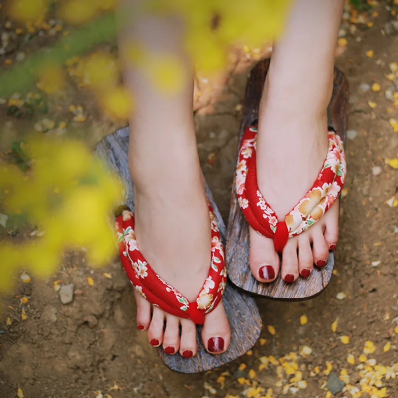 أحذية نسائية للتنكر بكعب مزدوج - مراجعة Geta Wooden Sandal وسعره